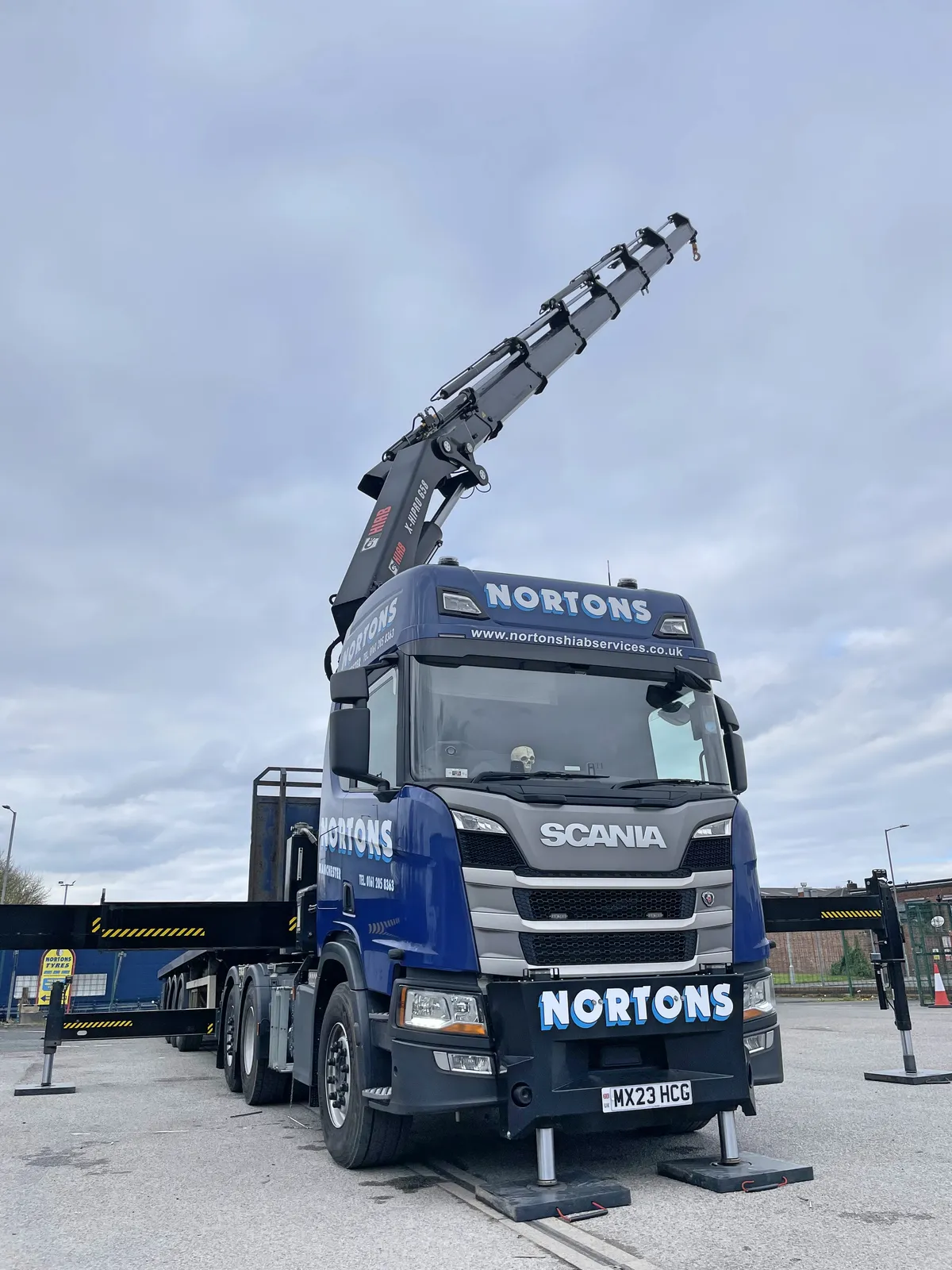 HIAB 658 crane truck ready for hire across the UK