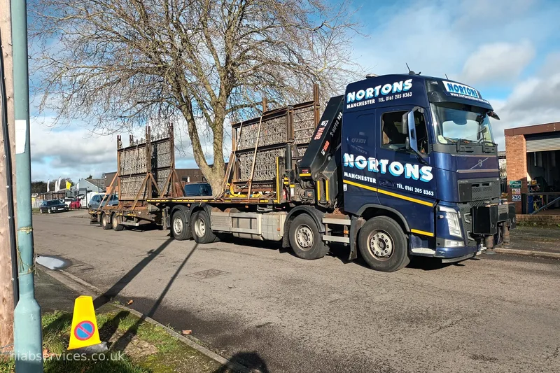 HIAB 658 transporting Manchester Town Hall gates UK