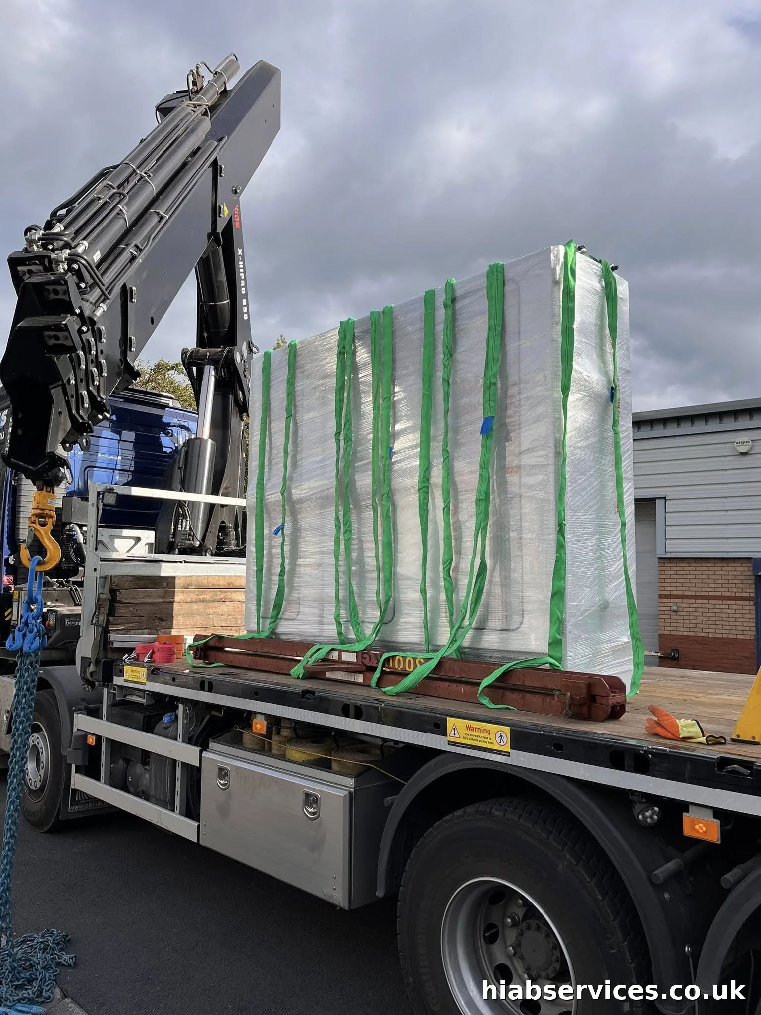 Container Transport with HIAB: How It Works Across the UK