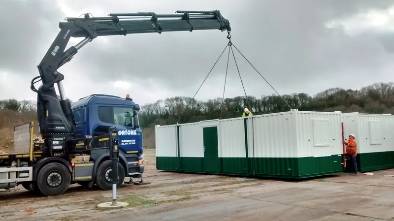HIAB 558 crane hire lifting UK