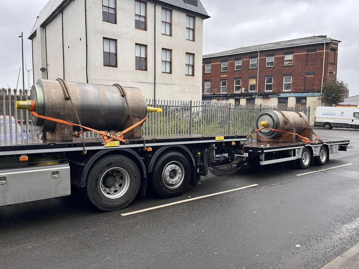 HIAB 855 crane truck on a delivery in Liverpool
