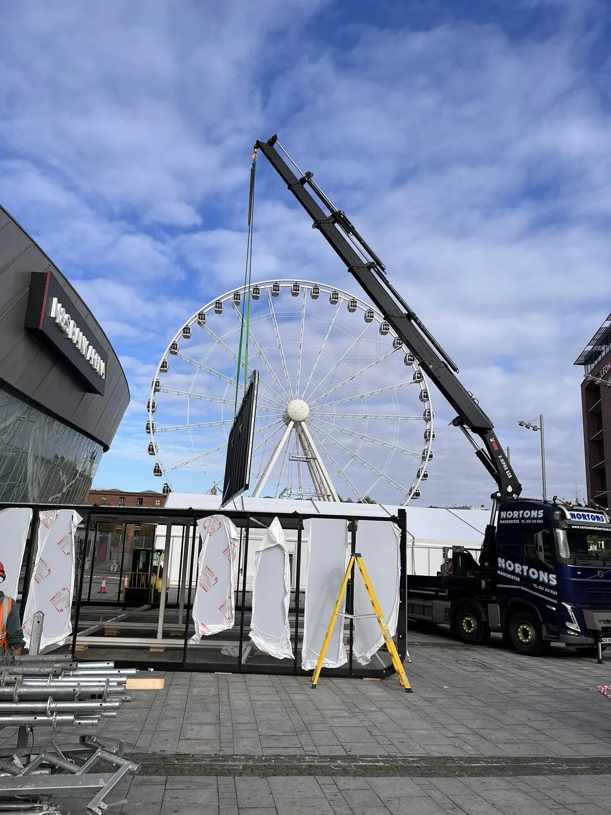 HIAB XS 700 heavy crane lift on site UK